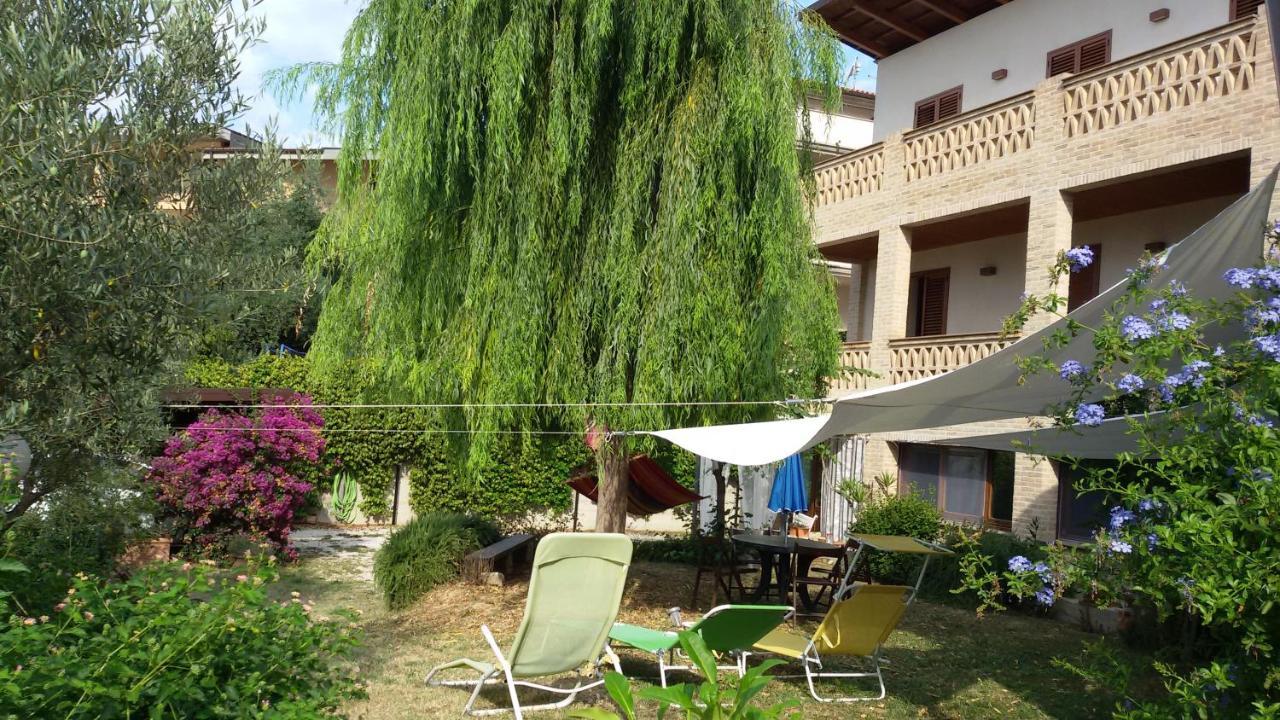 Tre cammelli in collina Villa Montesilvano Marina Esterno foto