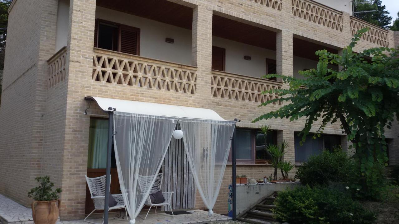 Tre cammelli in collina Villa Montesilvano Marina Esterno foto